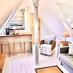 Ludwigstrasse Apartment